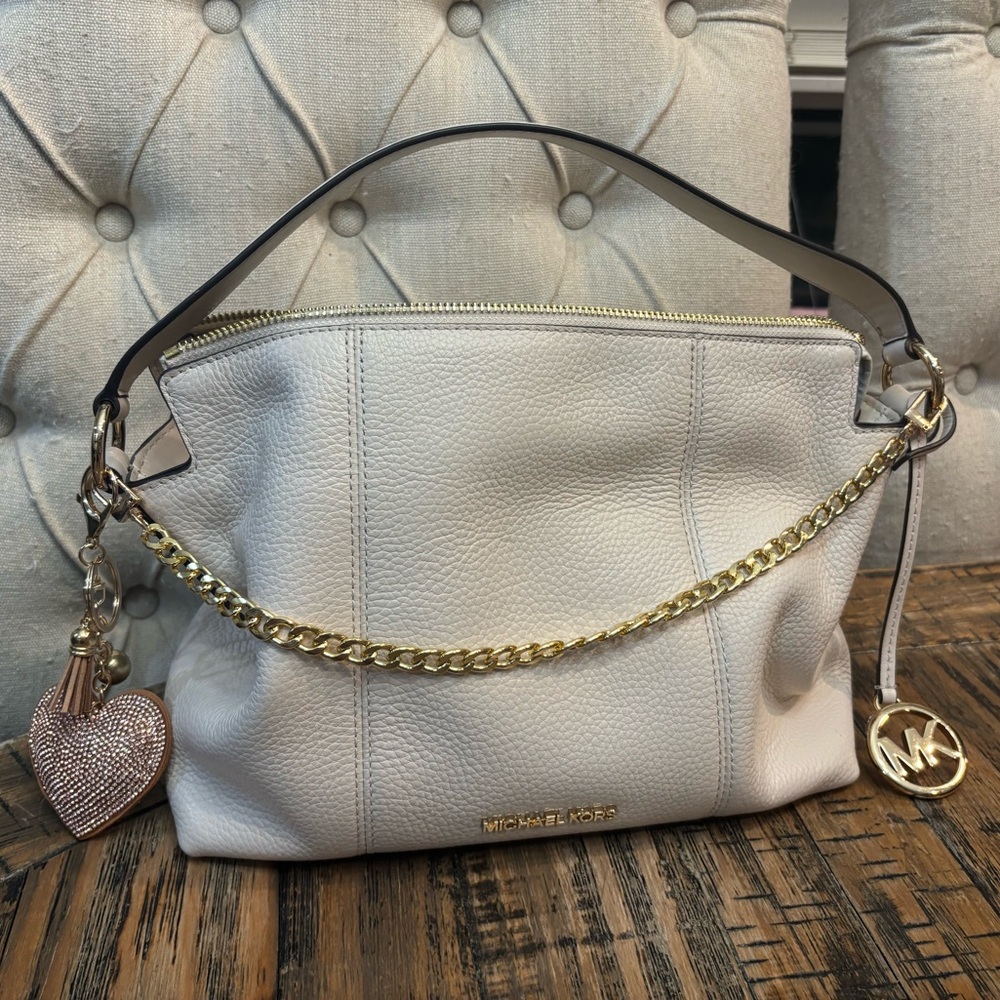 MICHAEL KORS Brooke Cream Medium Pebbled
Leather Bag - Picture 4 of 11